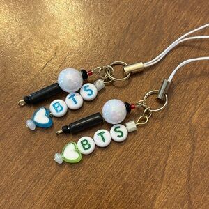 HANDMADE- BTS Beaded Lightstick Phone Charm